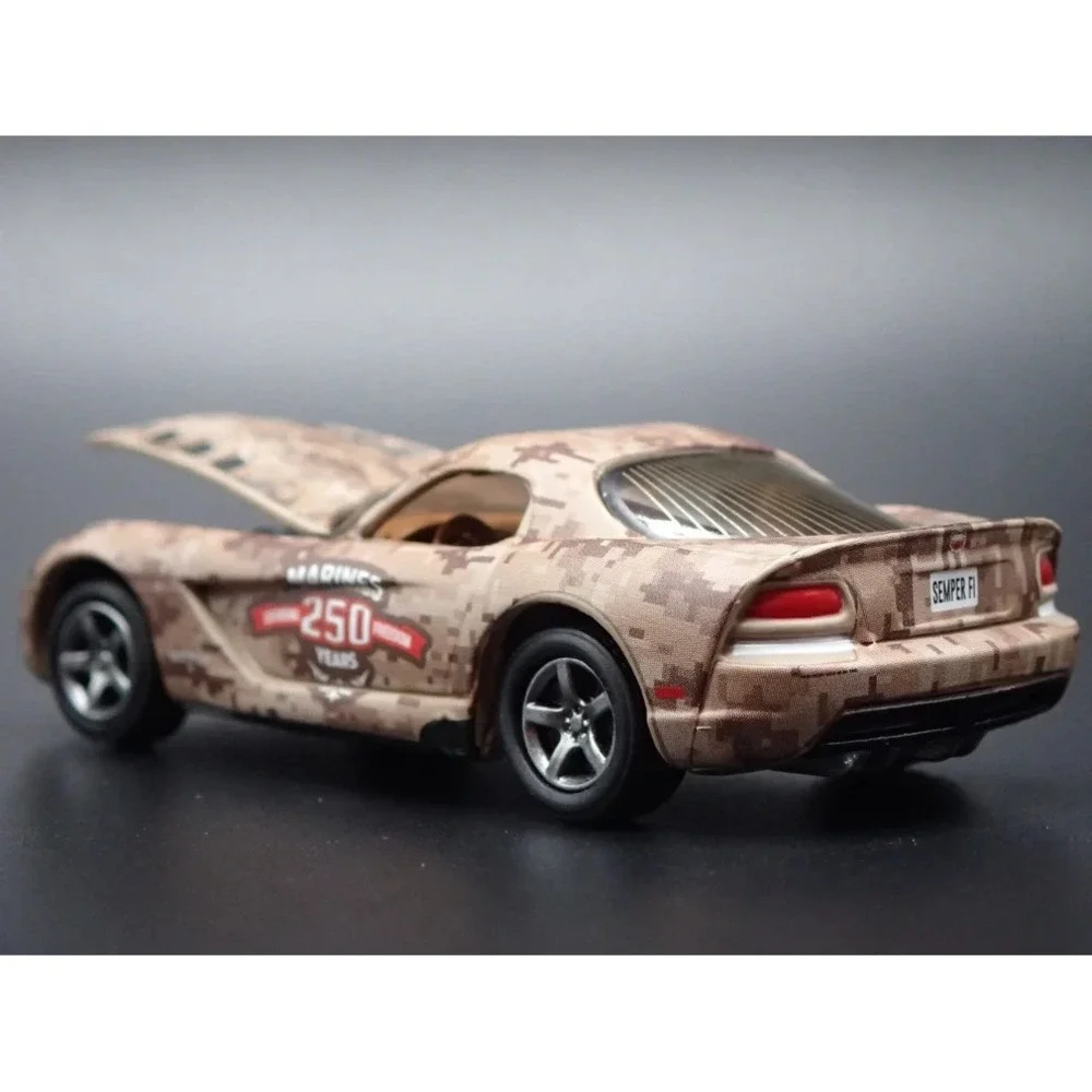 Johnny Lightning Marine‎ Corp 250 years 2008 Dodge Viper SRT Version A Semper Fi